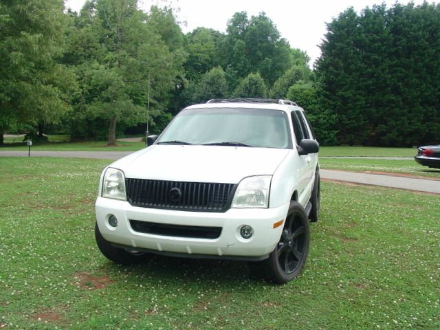 2002 Mercury Mountaineer 4x4 W Leather And Wood Grain