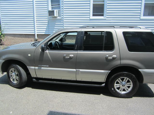 2002 Mercury Mountaineer EX - DUAL Power Doors