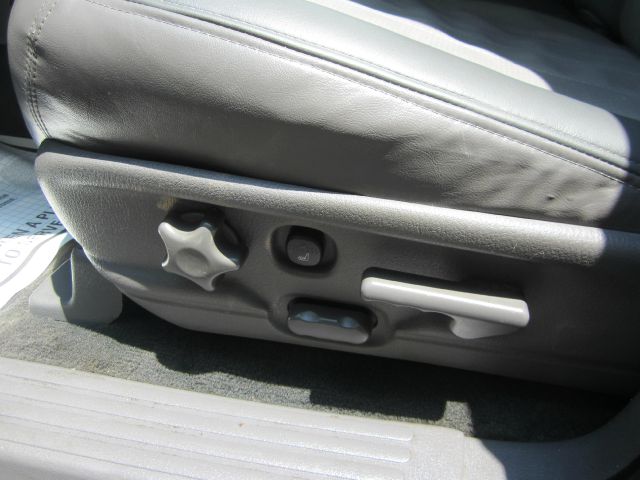 2002 Mercury Mountaineer EX - DUAL Power Doors