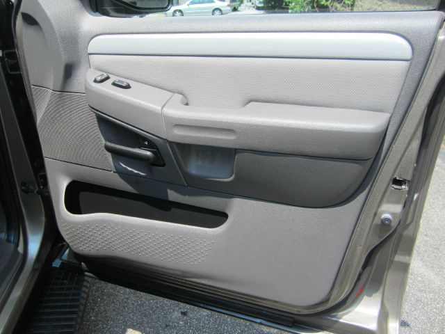 2002 Mercury Mountaineer EX - DUAL Power Doors