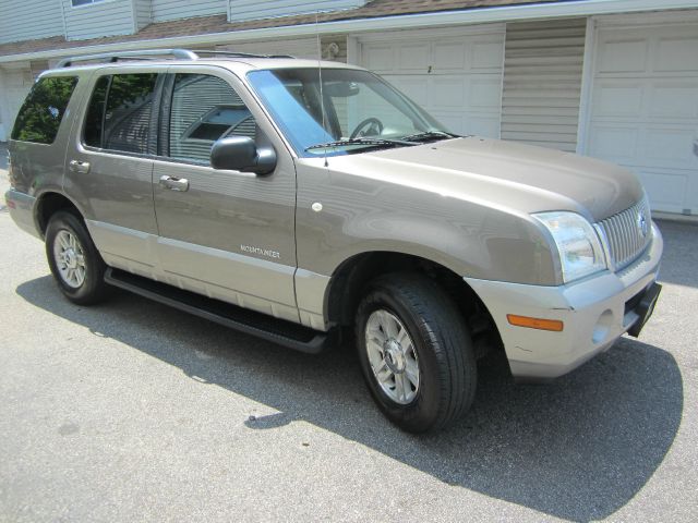 2002 Mercury Mountaineer EX - DUAL Power Doors