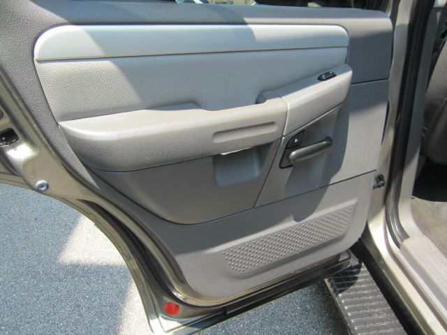 2002 Mercury Mountaineer EX - DUAL Power Doors