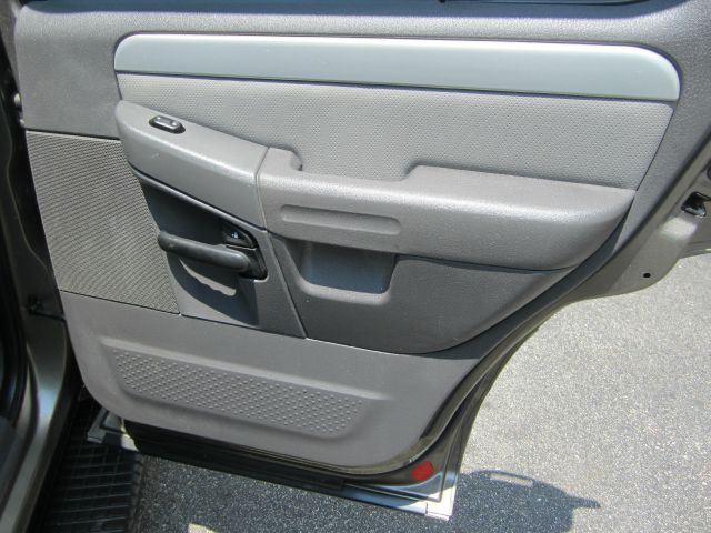 2002 Mercury Mountaineer EX - DUAL Power Doors