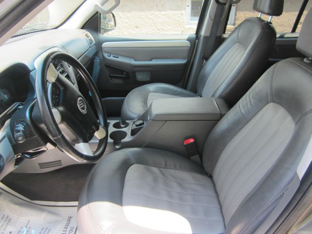 2002 Mercury Mountaineer EX - DUAL Power Doors