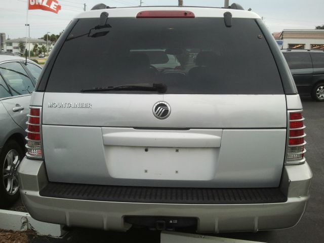 2002 Mercury Mountaineer Pano Roof