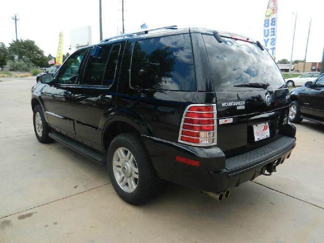 2003 Mercury Mountaineer 2500 HD 4X4