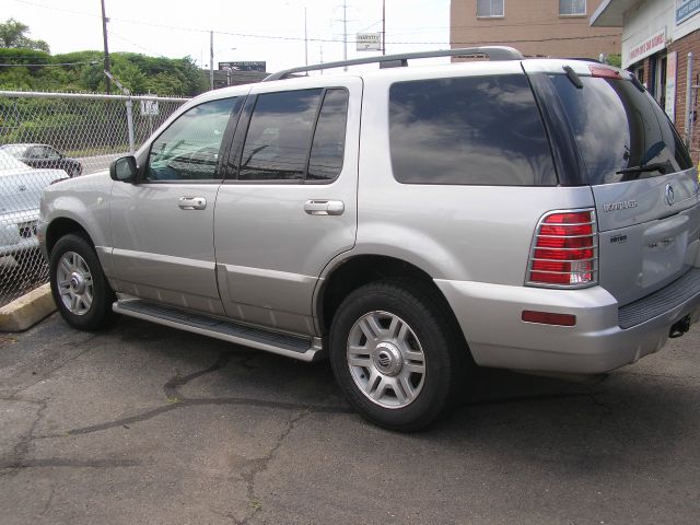 2003 Mercury Mountaineer Touring Signature Sedan 4D