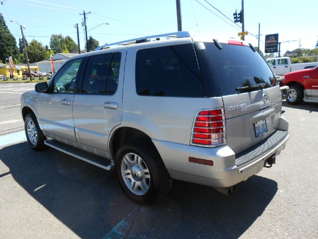 2003 Mercury Mountaineer Touring Signature Sedan 4D
