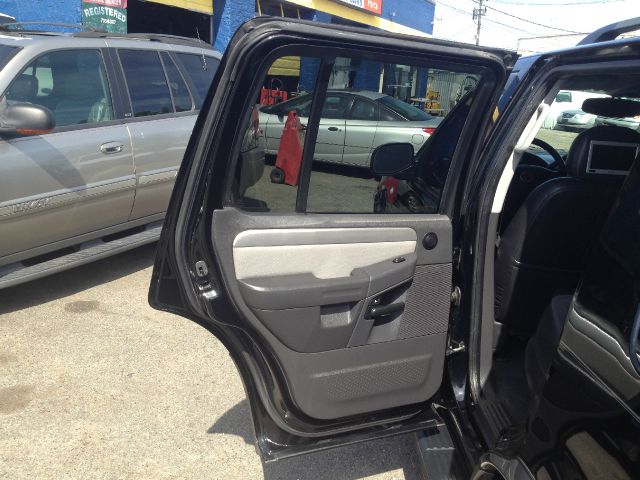 2004 Mercury Mountaineer S-line 2.0 Quattro