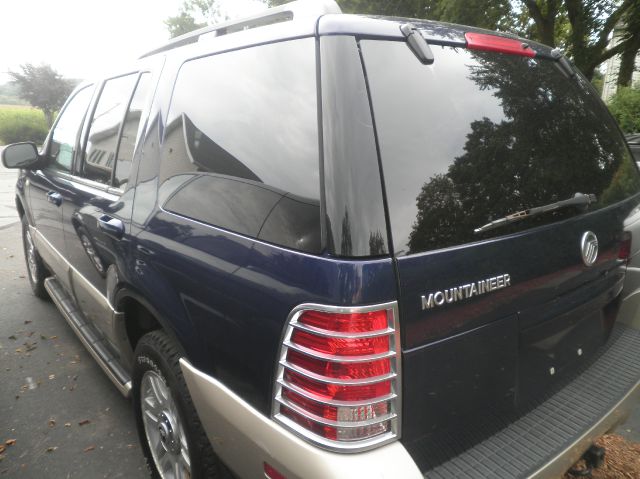 2004 Mercury Mountaineer EX - DUAL Power Doors