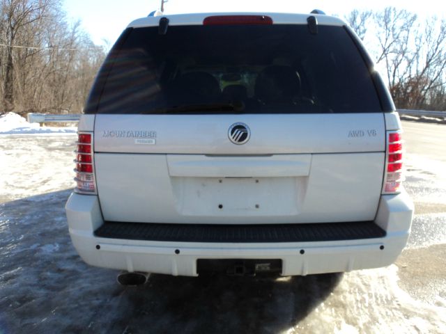 2004 Mercury Mountaineer 2500 HD 4X4