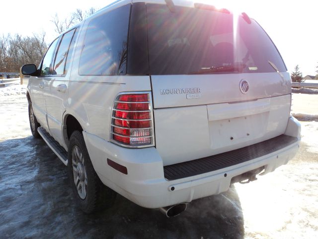 2004 Mercury Mountaineer 2500 HD 4X4