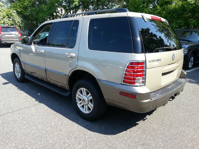 2004 Mercury Mountaineer 4dr Base Van