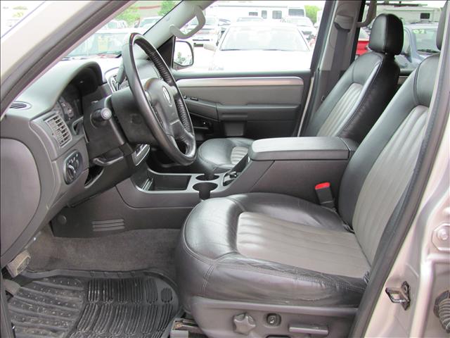 2004 Mercury Mountaineer E300 Sedan