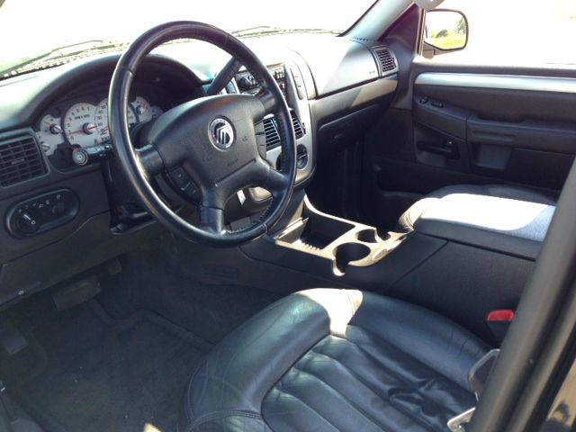 2004 Mercury Mountaineer Touring Signature Sedan 4D