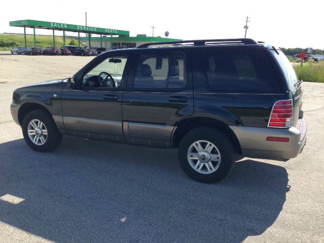 2004 Mercury Mountaineer Touring Signature Sedan 4D