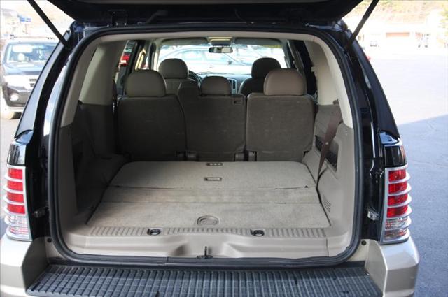 2004 Mercury Mountaineer Lariat Super Crew 4x4