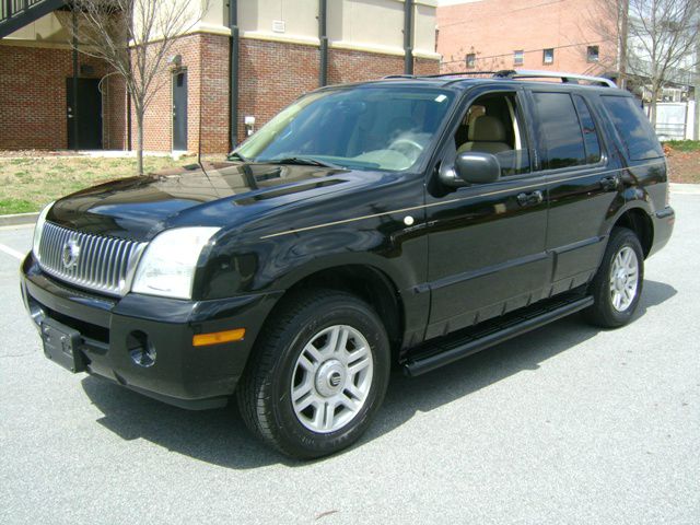 2004 Mercury Mountaineer Touring Signature Sedan 4D