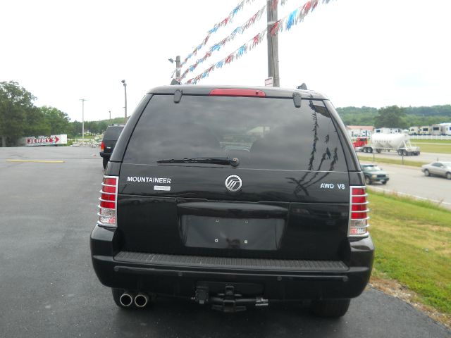 2004 Mercury Mountaineer LT Ext. Cab 4WD DRW
