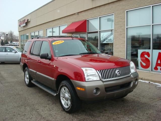 2004 Mercury Mountaineer 2D Hatchback
