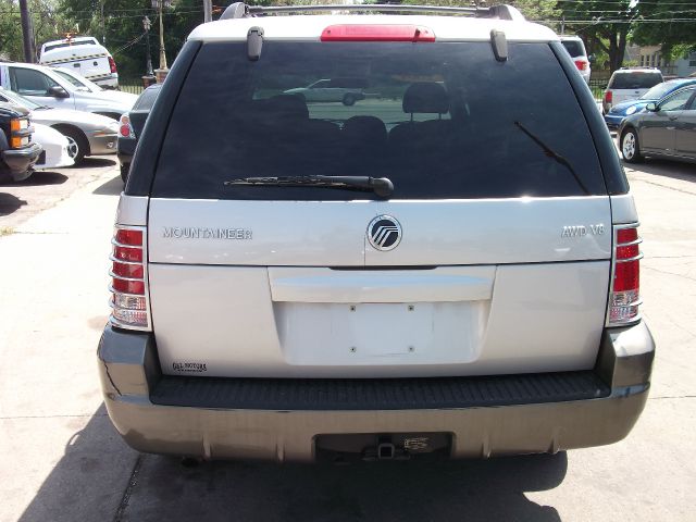 2004 Mercury Mountaineer 2500 HD 4X4