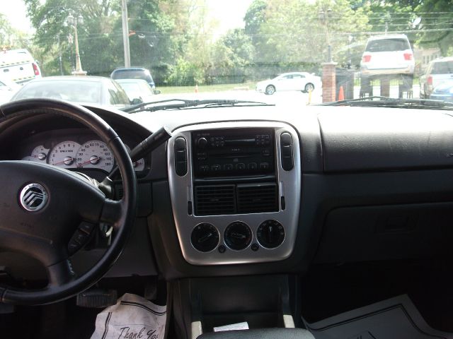 2004 Mercury Mountaineer 2500 HD 4X4