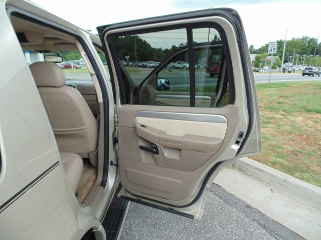 2004 Mercury Mountaineer 2500 HD 4X4