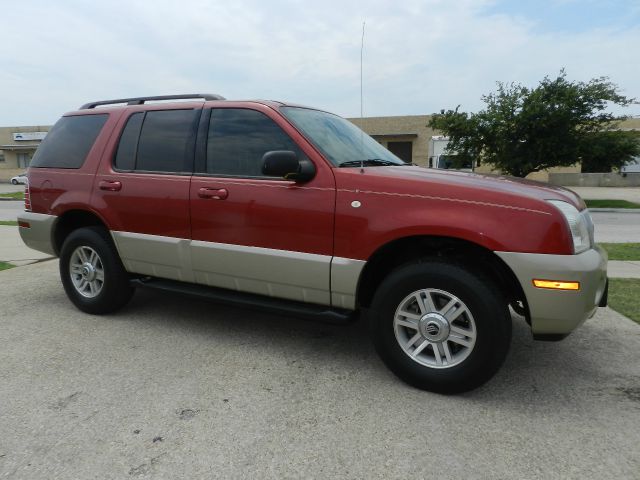 2004 Mercury Mountaineer GL 4D Sedan