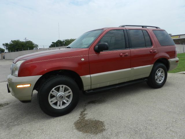 2004 Mercury Mountaineer GL 4D Sedan