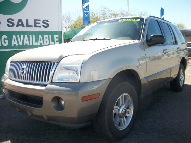 2004 Mercury Mountaineer GL 4D Sedan