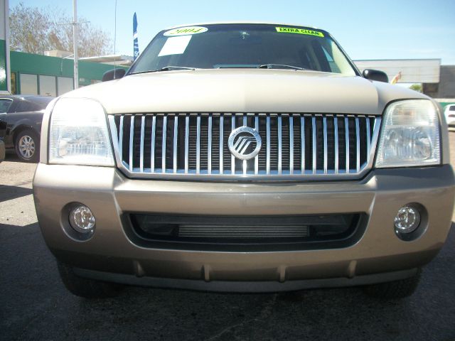 2004 Mercury Mountaineer GL 4D Sedan