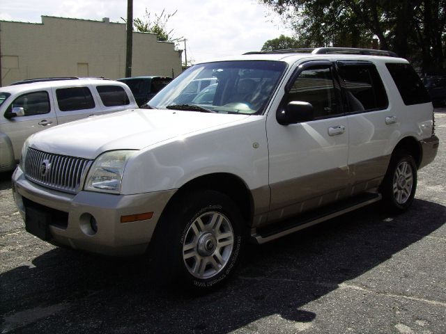 2004 Mercury Mountaineer Touring Signature Sedan 4D