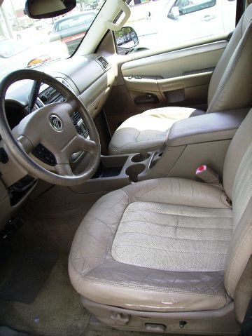 2004 Mercury Mountaineer Touring Signature Sedan 4D