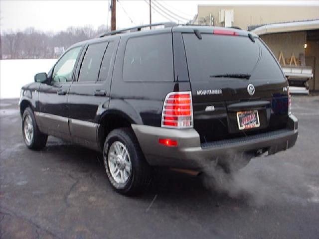 2004 Mercury Mountaineer E300 Sedan