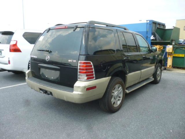 2005 Mercury Mountaineer Touring Signature Sedan 4D