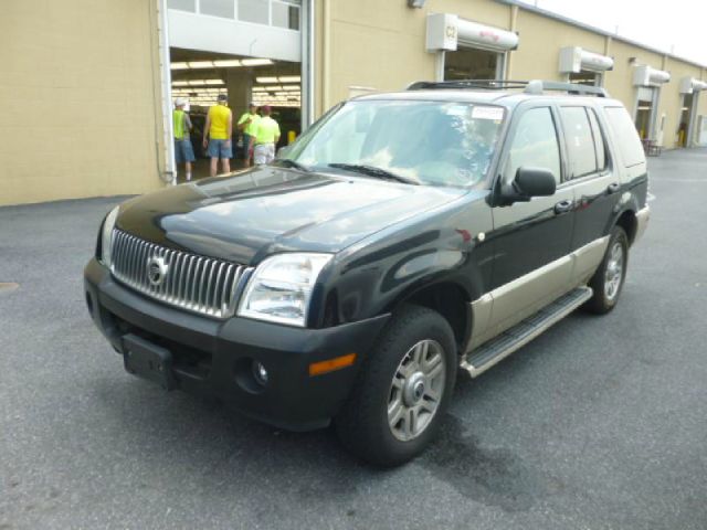 2005 Mercury Mountaineer Touring Signature Sedan 4D
