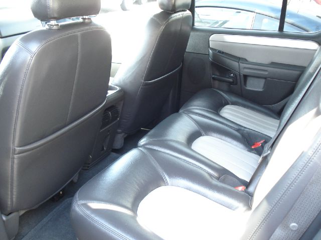 2005 Mercury Mountaineer Lugage Rack