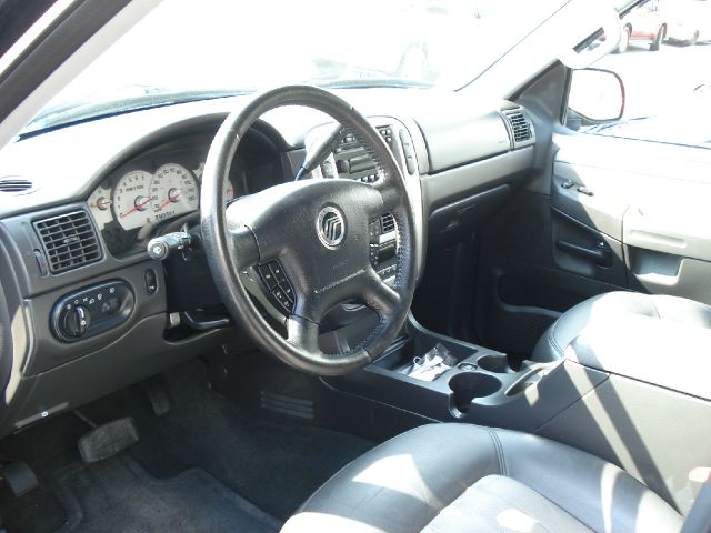 2005 Mercury Mountaineer Lugage Rack