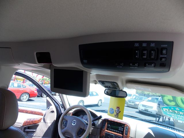 2005 Mercury Mountaineer 2500 HD 4X4