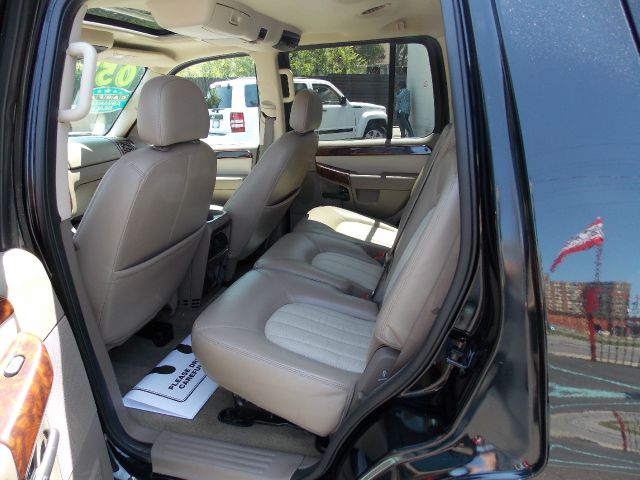 2005 Mercury Mountaineer 2500 HD 4X4