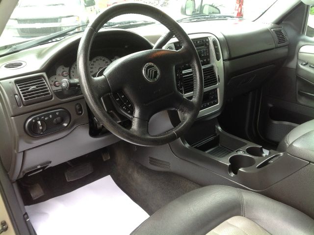 2005 Mercury Mountaineer 2500 HD 4X4