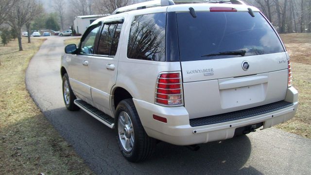 2005 Mercury Mountaineer 2500 HD 4X4