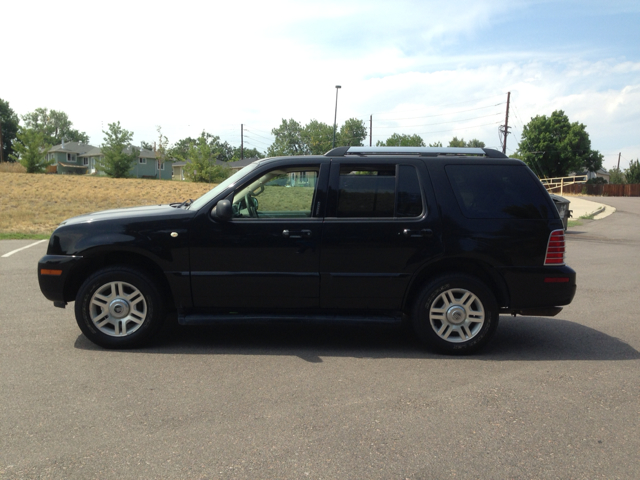 2005 Mercury Mountaineer Touring Signature Sedan 4D