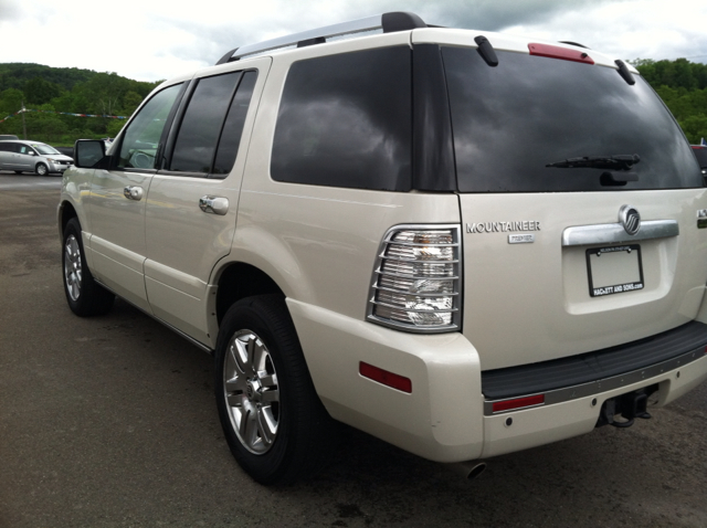 2006 Mercury Mountaineer 2500 HD 4X4