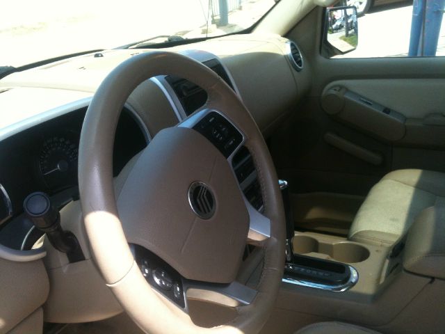 2007 Mercury Mountaineer Sportw/sunroof, ONE Owner