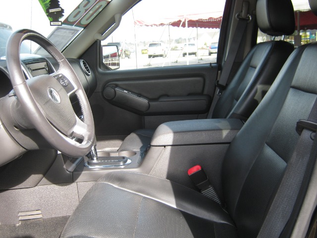 2008 Mercury Mountaineer Typessedan