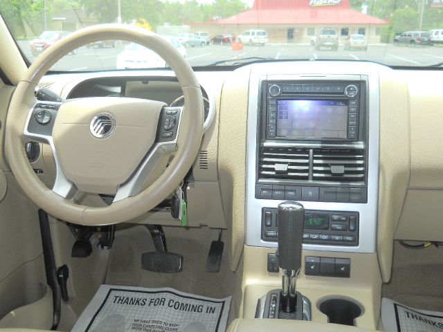 2008 Mercury Mountaineer 2500 HD 4X4