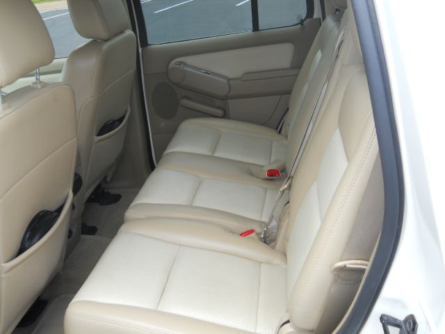 2008 Mercury Mountaineer 2500 HD 4X4
