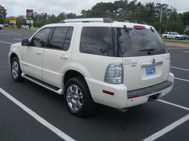 2008 Mercury Mountaineer 2500 HD 4X4