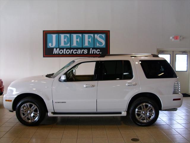2009 Mercury Mountaineer 1500 Sport Utility Pickup 4D